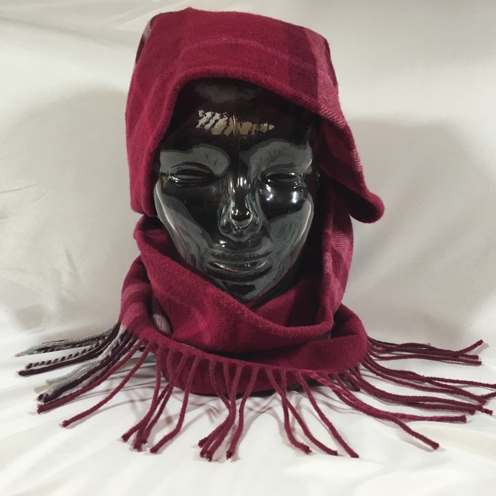 Burberry hat/scarf